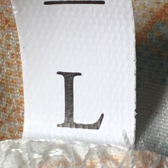 Yise 2 piece top And Short Size L. - Picture 6 of 7